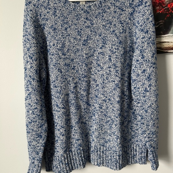 Blue and White Women's Sweater - Picture 1 of 2